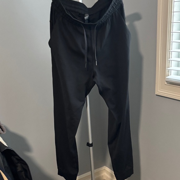 lululemon athletica Men's Charcoal Joggers - Picture 1 of 3